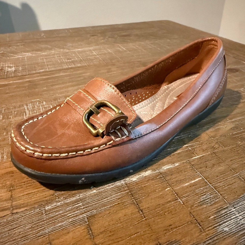 Thom McAn Womens Brown Leather Buckle Loafers 7W Moc Toe Flat Shoes 7 Preppy